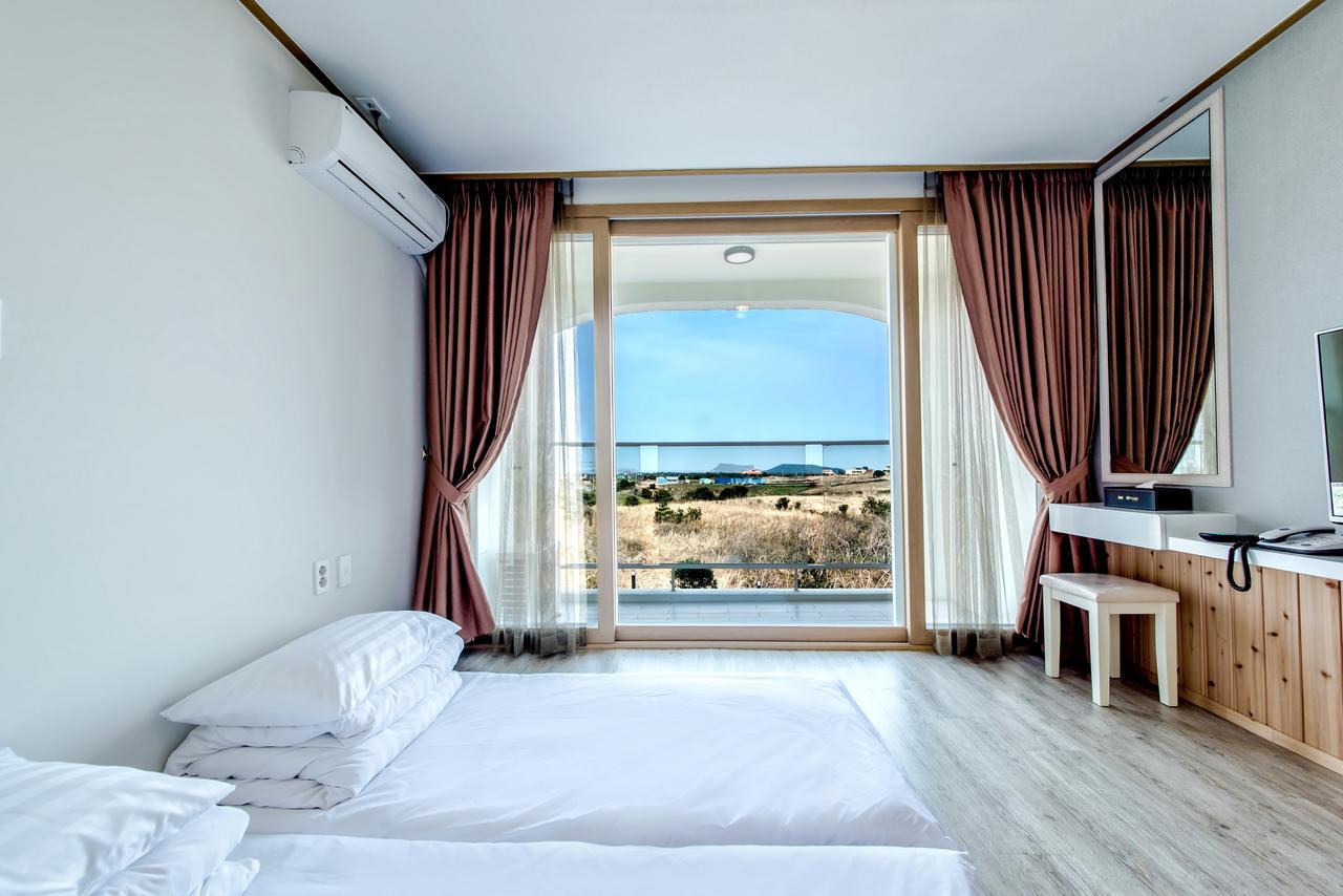 Go To Bed Resort Seogwipo Bagian luar foto