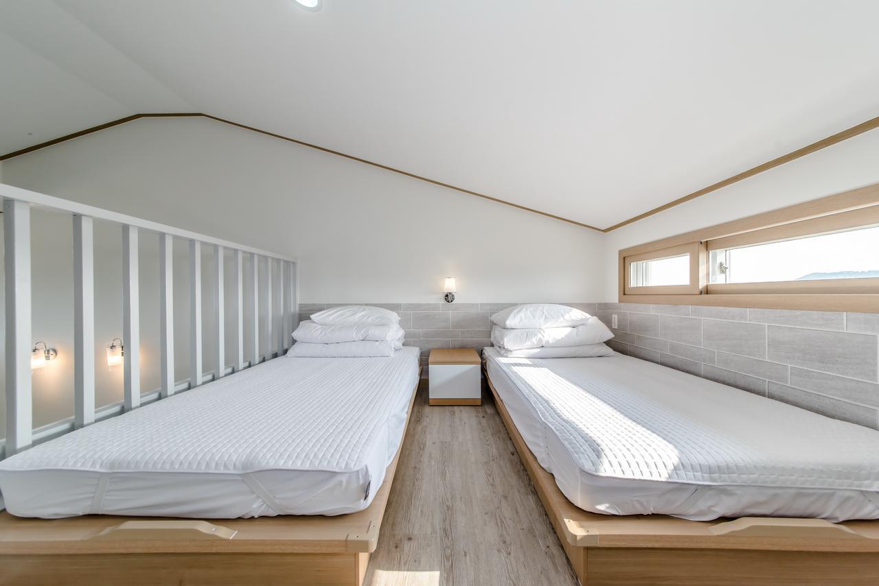 Go To Bed Resort Seogwipo Bagian luar foto