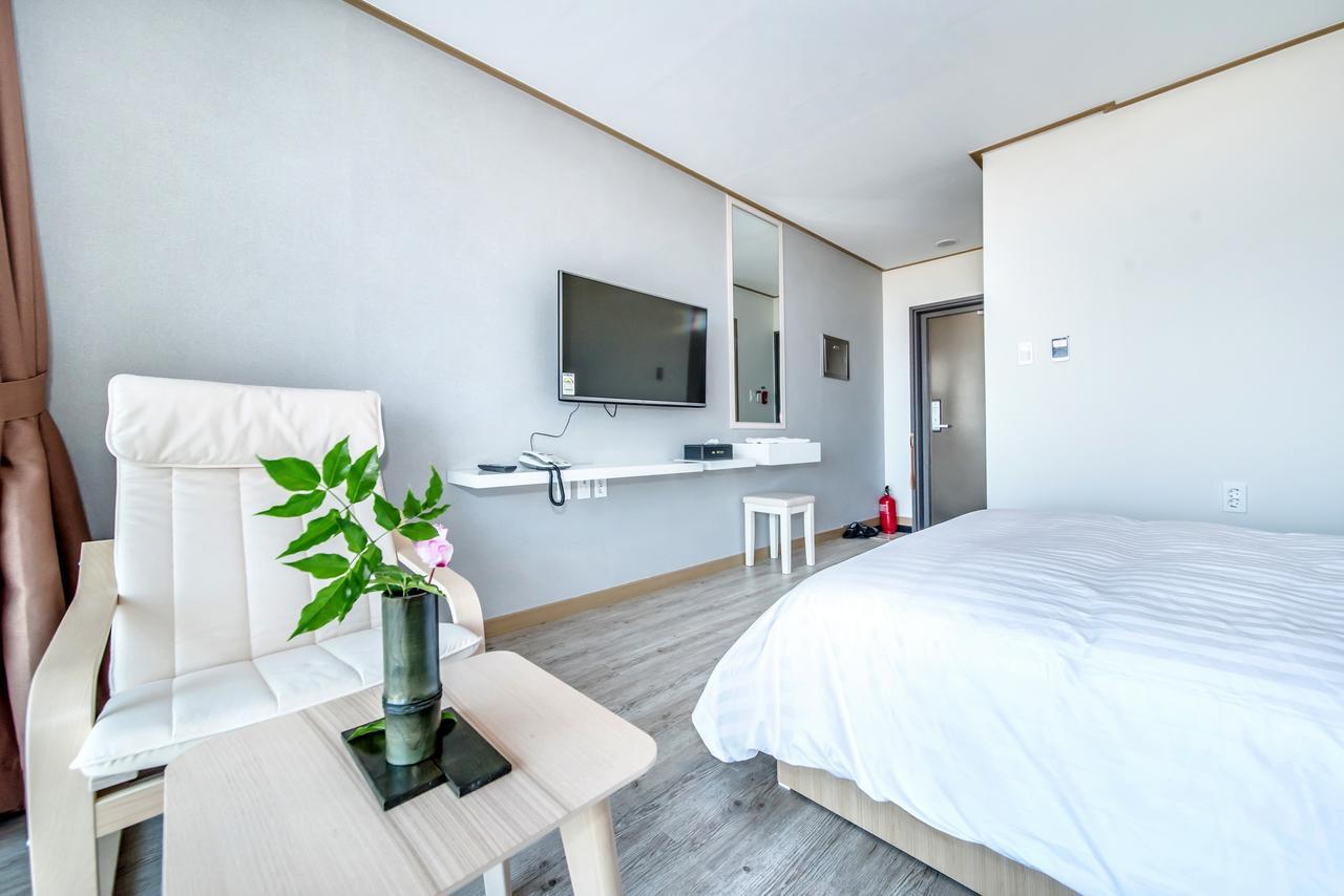 Go To Bed Resort Seogwipo Bagian luar foto