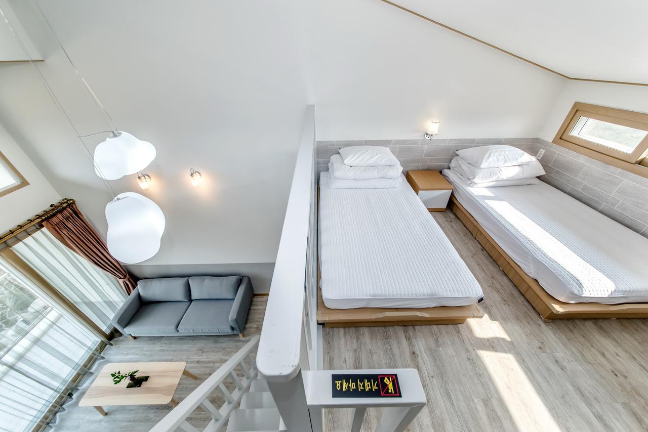 Go To Bed Resort Seogwipo Bagian luar foto