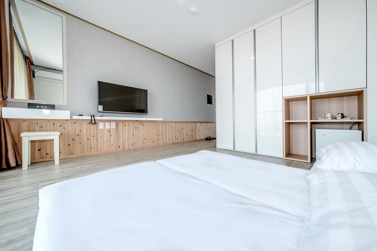 Go To Bed Resort Seogwipo Bagian luar foto