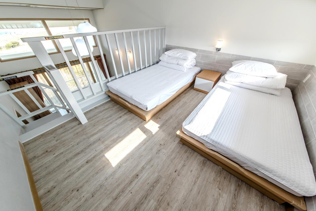 Go To Bed Resort Seogwipo Bagian luar foto